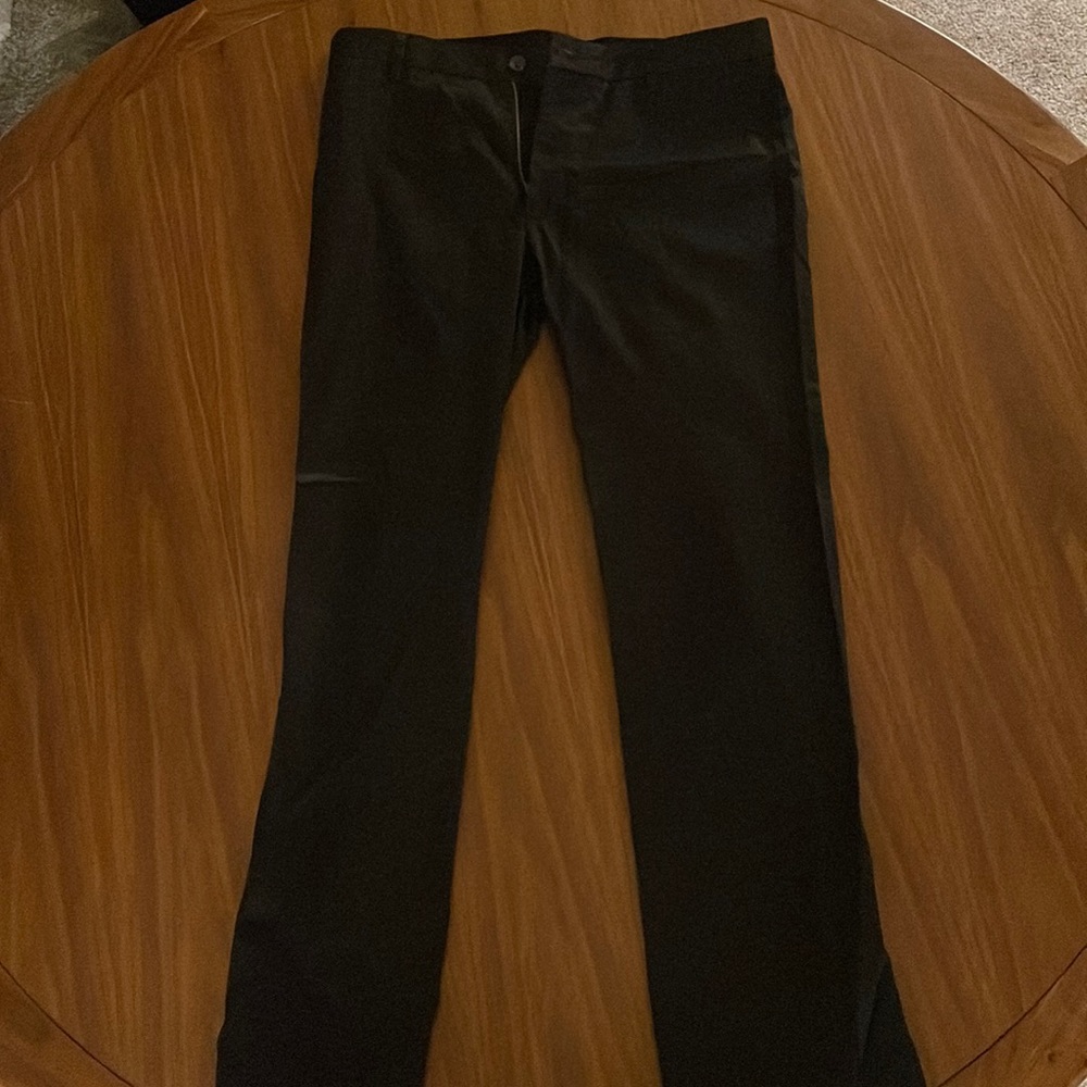 Dockers D1 Slim Fit Khaki Pants in Black - 34 x 32